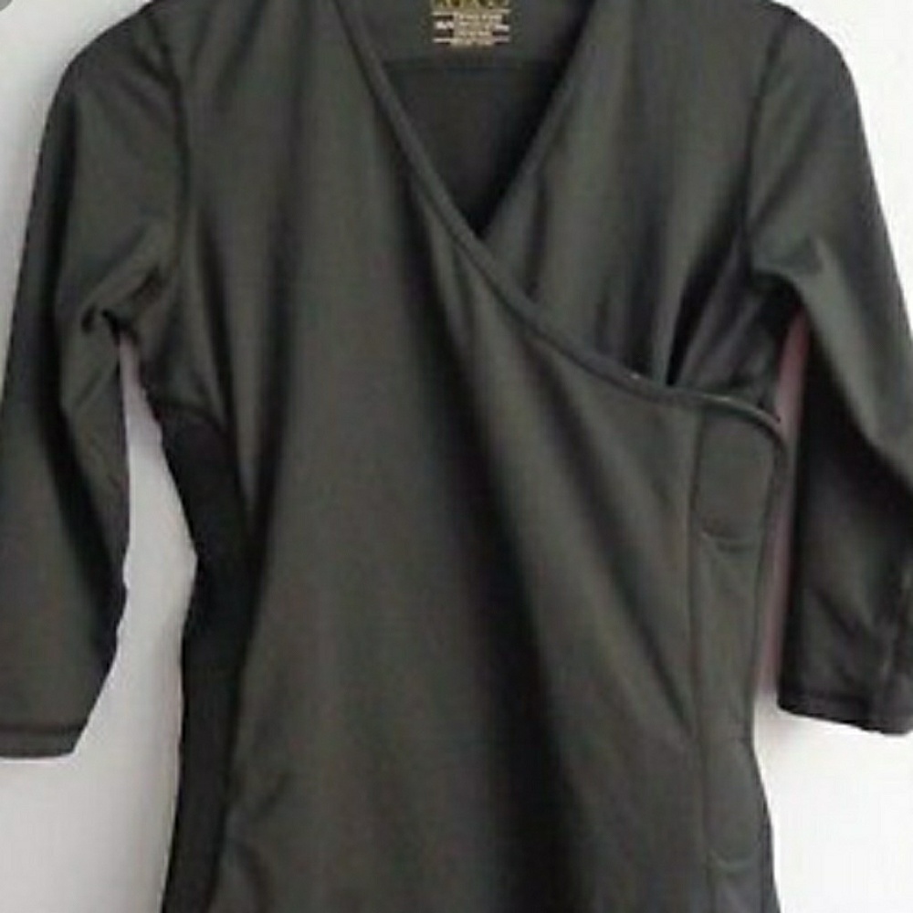 NUROO baby swaddling/nursing top